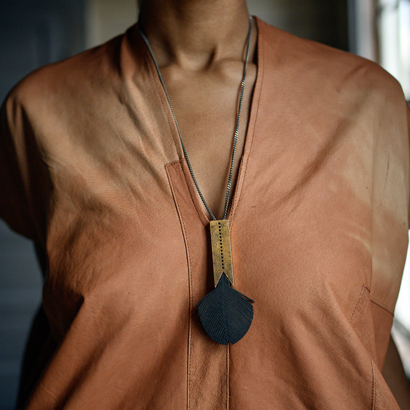 Cottonwood Pendant | Black